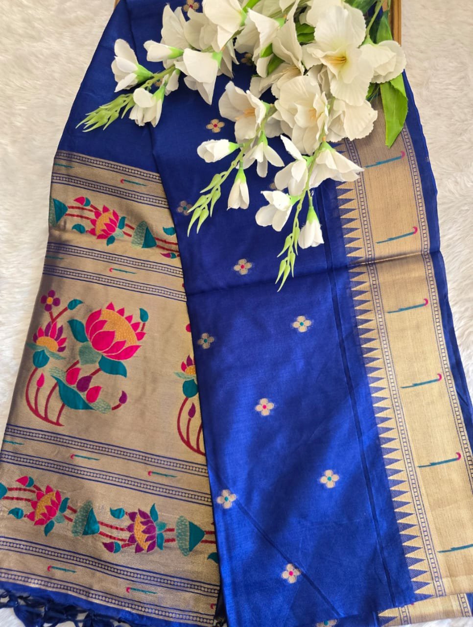 2026/06/1001251063.jpg Premium Jamdani Silk Saree with Muniya Border & Paithani Pallu - Image 1