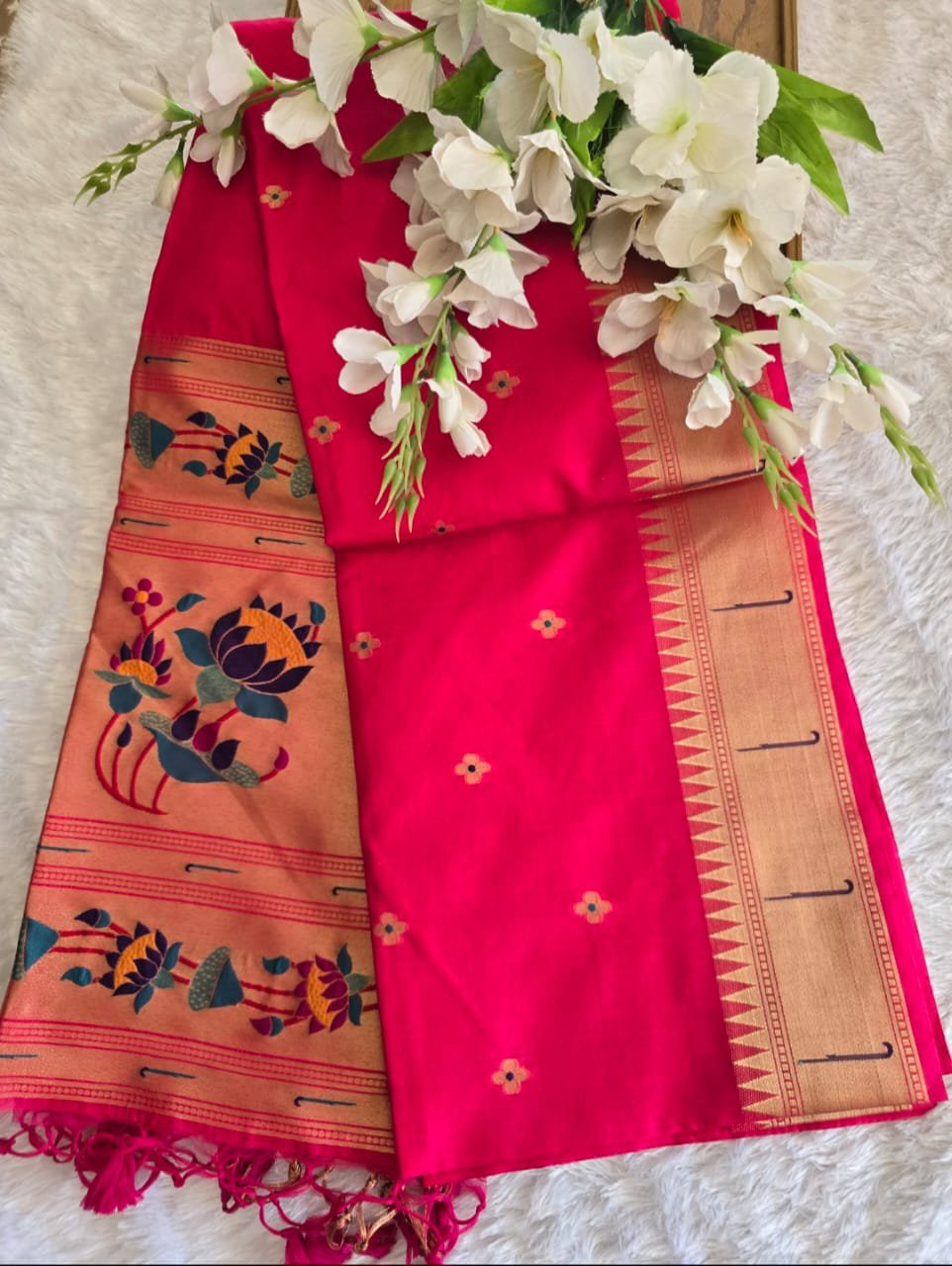 2026/06/1001251064.jpg Premium Jamdani Silk Saree with Muniya Border & Paithani Pallu - Image 1