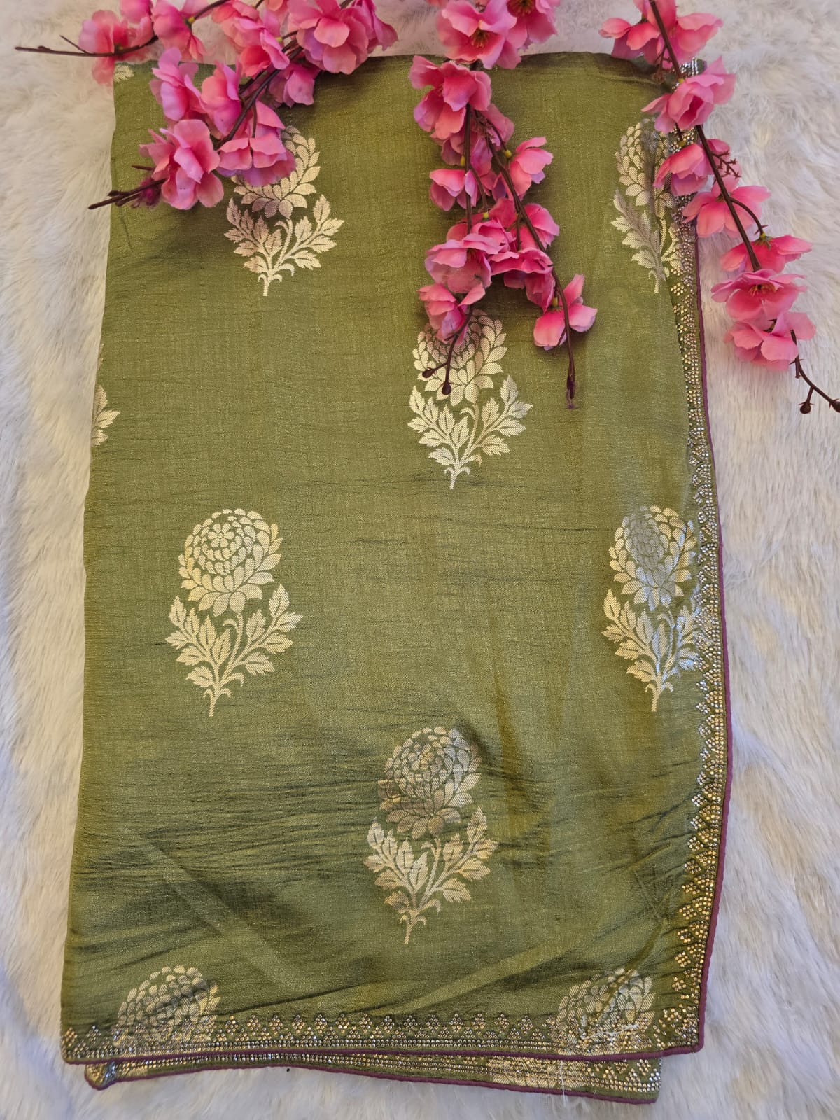4abd8a1b-d62d-467a-97a8-74bcff221f5a Dolla Soft Zarkar Border Saree 9 - Image 1