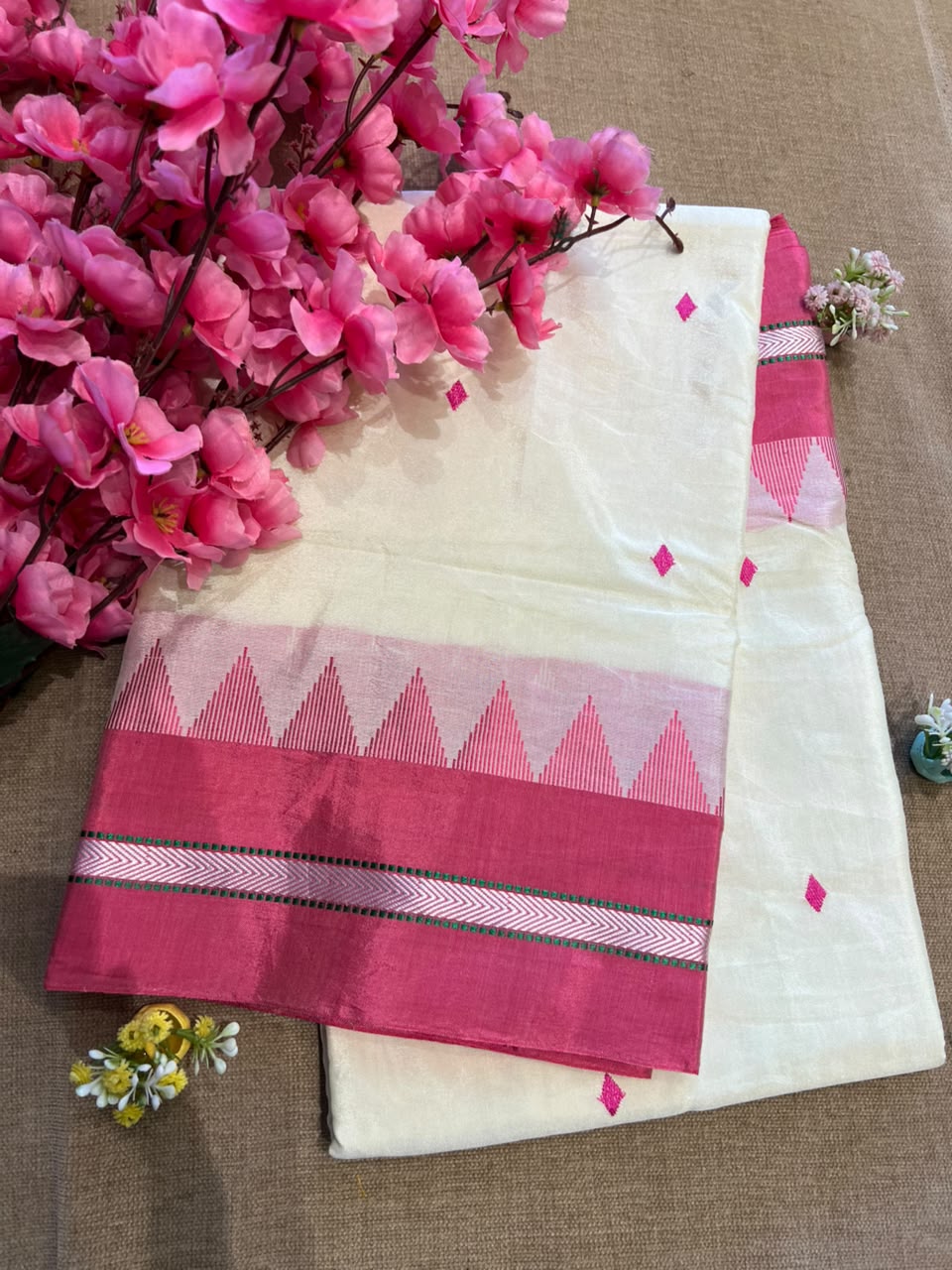 WhatsApp Image 2026-06-08 at 2.47.17 AM (1) Cotton Erakal Premium - White - Image 1